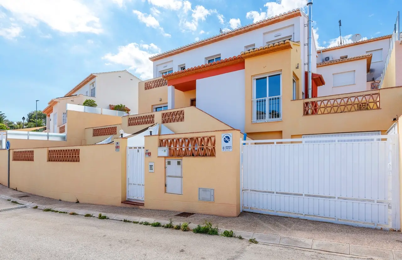 7fbe2b2f93613440b77a_xlarge