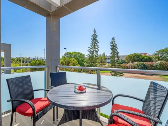 Ae28e0239791d582fc04 xlarge