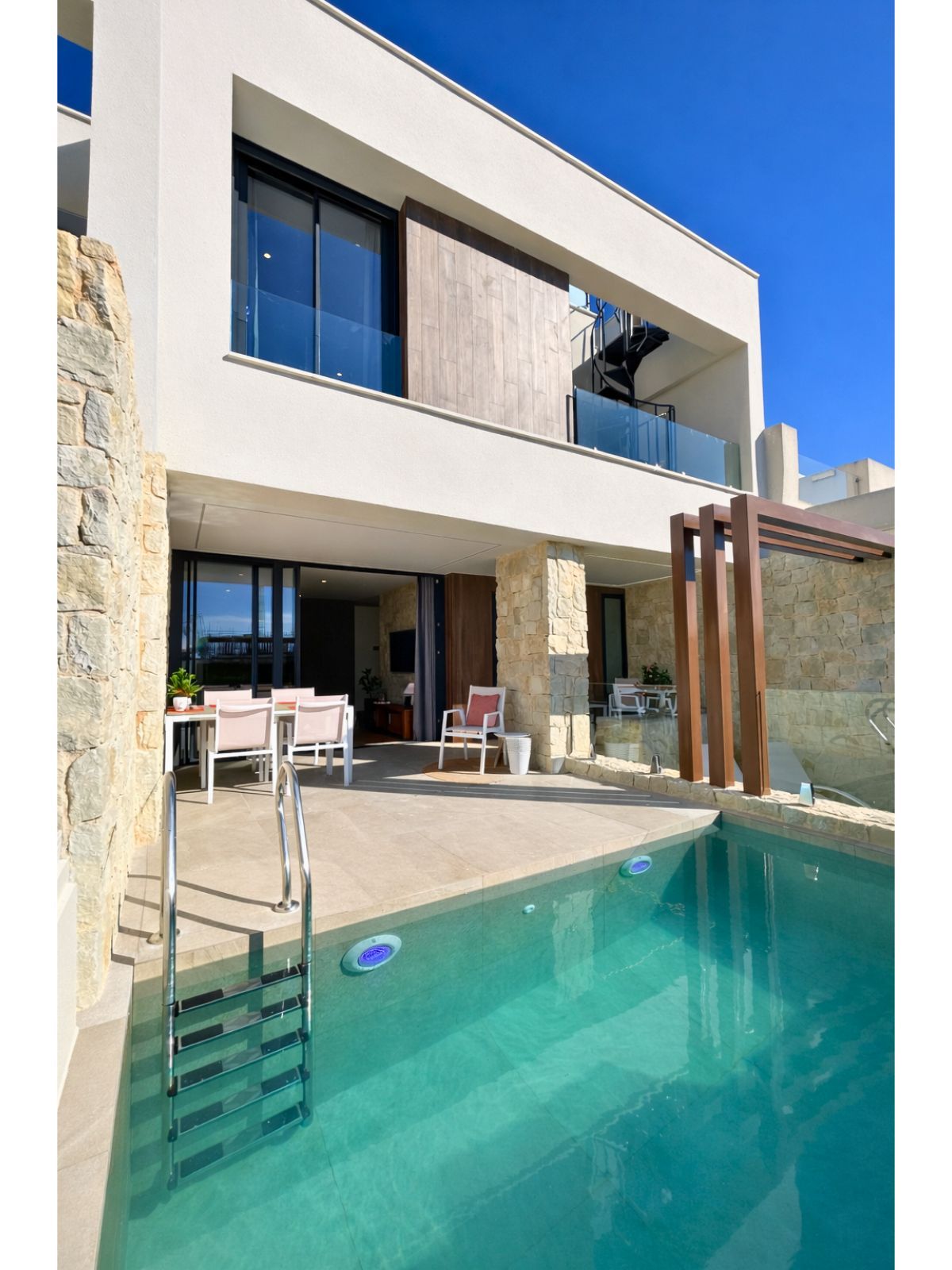 1 7020804132f1cd48fa7d0a6cde6ac64b