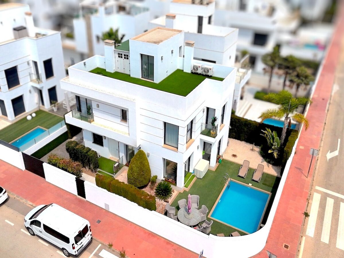 3 644887ed831e8682853ff700c7704b89