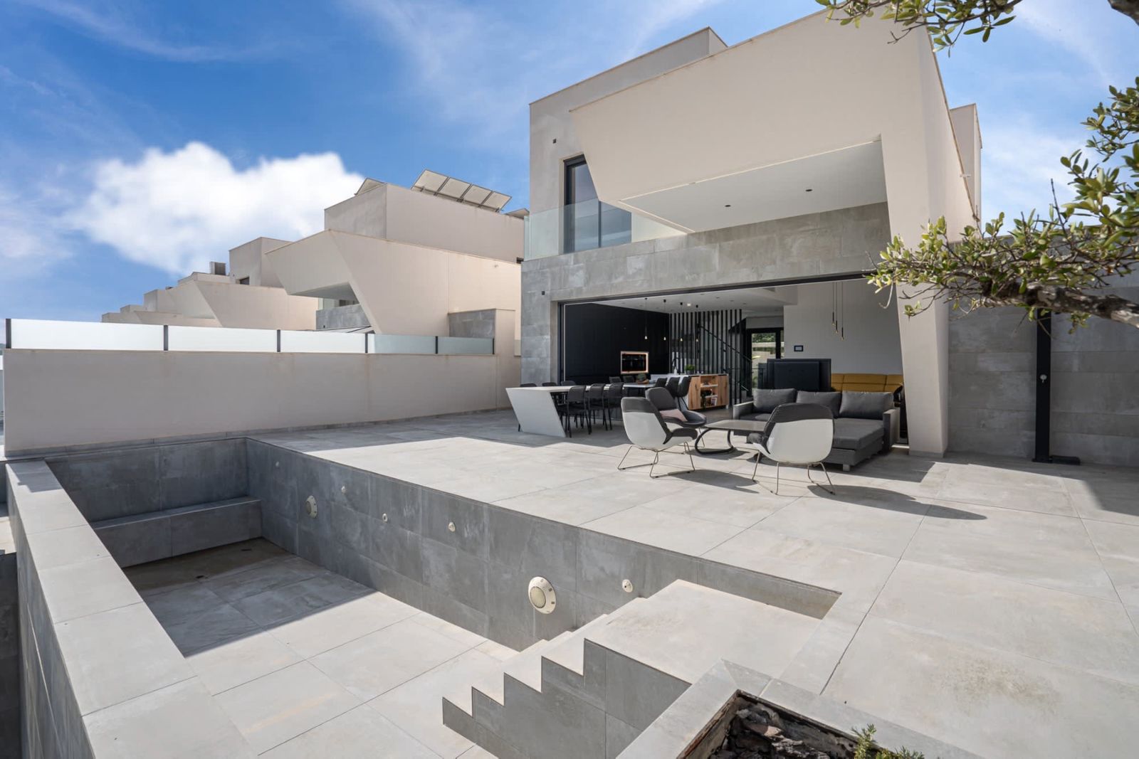 3 644887ed831e8682853ff700c7704b89