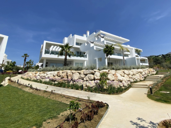 5ad12f7337d79c889688 xlarge