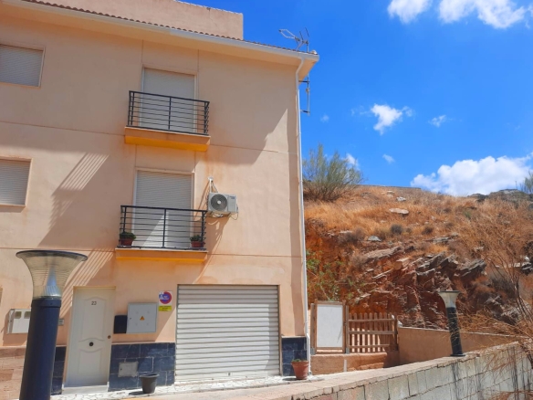 RR 121125 Macael Almeria Townhouse