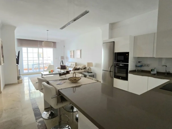 Appartement te koop in Aloha, Malaga, Spanje