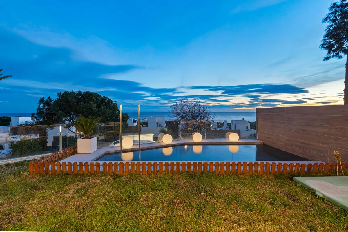 Appartement te koop in Cabopino, Malaga, Spanje