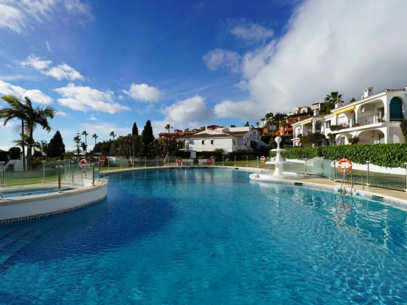 Appartement te koop in El Paraiso, Malaga, Spanje