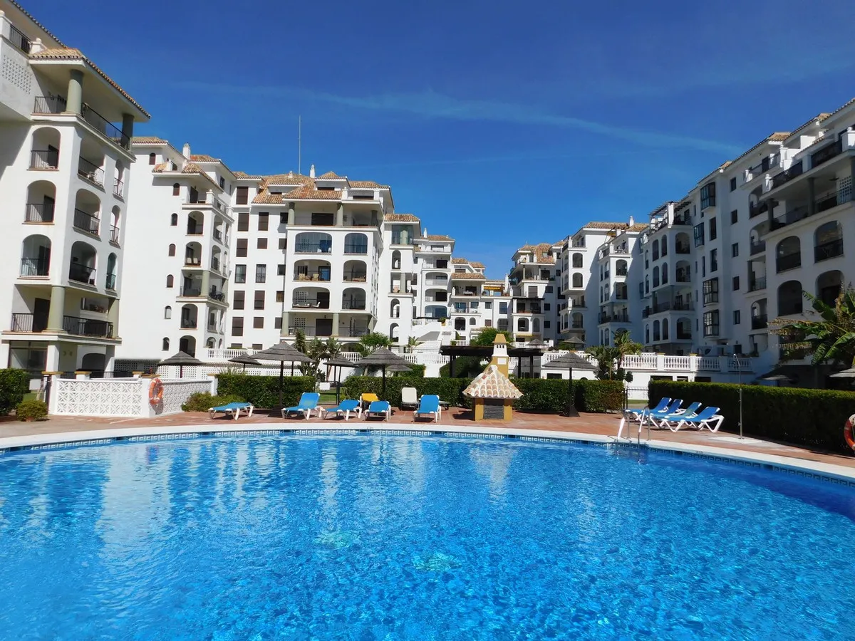Appartement te koop in La Duquesa, Malaga, Spanje