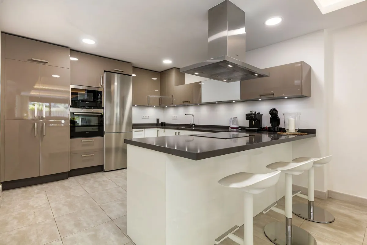 Appartement te koop in Nueva Andalucia, Malaga, Spanje