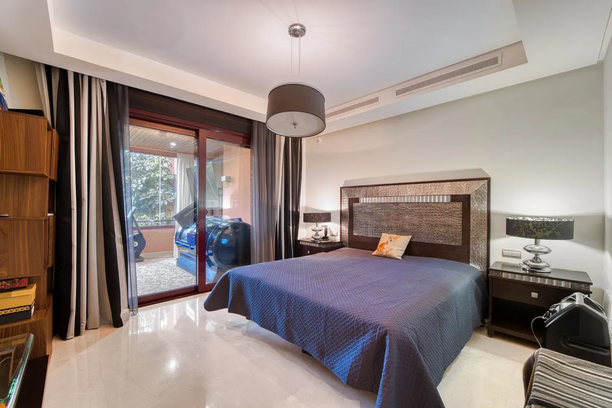 Appartement te koop in Nueva Andalucia, Malaga, Spanje