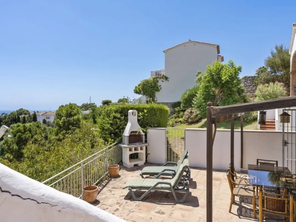 Country House te koop in Calahonda, Malaga, Spanje