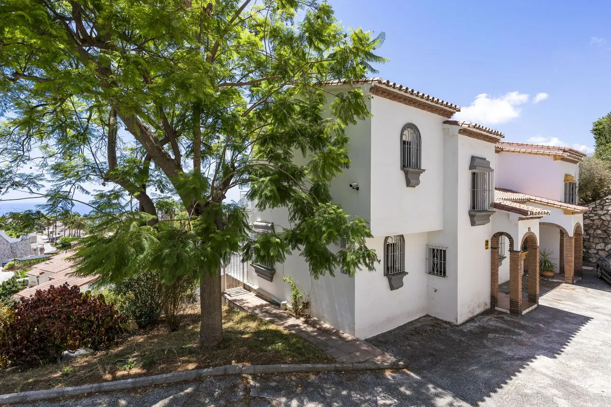 Country House te koop in Calahonda, Malaga, Spanje