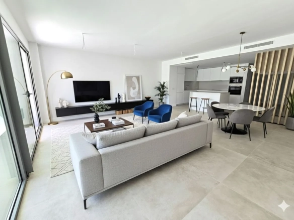 Country House te koop in El Chaparral, Malaga, Spanje