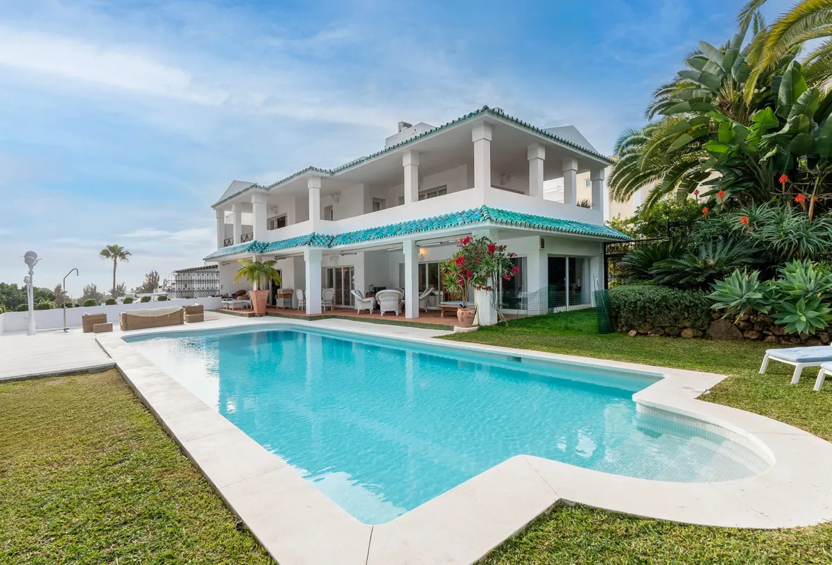 Country House te koop in La Quinta, Malaga, Spanje