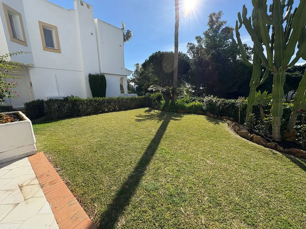 Country House te koop in Miraflores, Malaga, Spanje