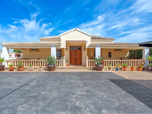 Finca / Landhuis te koop in Almoradi, Alicante, Spanje