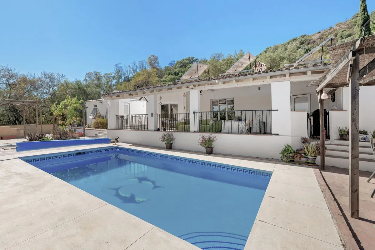 Finca / Landhuis te koop in Estepona, Malaga, Spanje