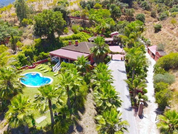 Finca / Landhuis te koop in Monda, Malaga, Spanje