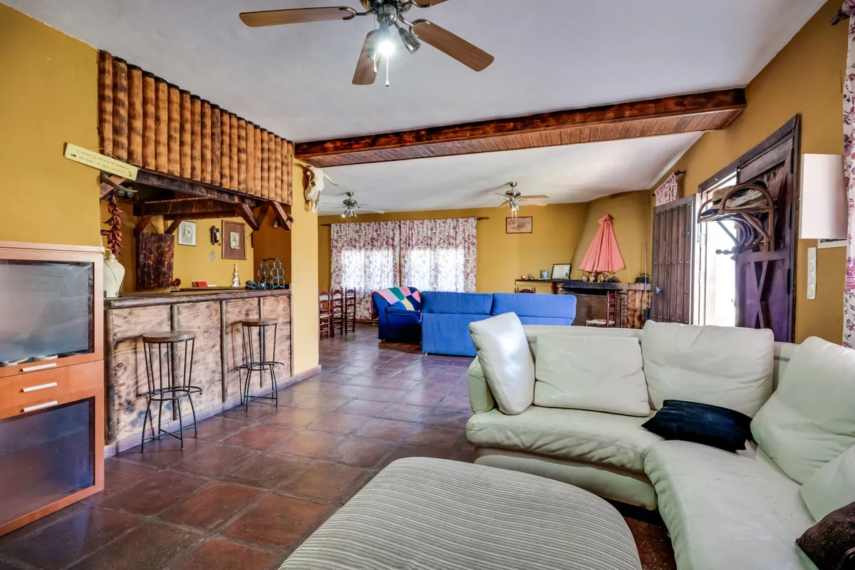 Finca / Landhuis te koop in Monda, Malaga, Spanje