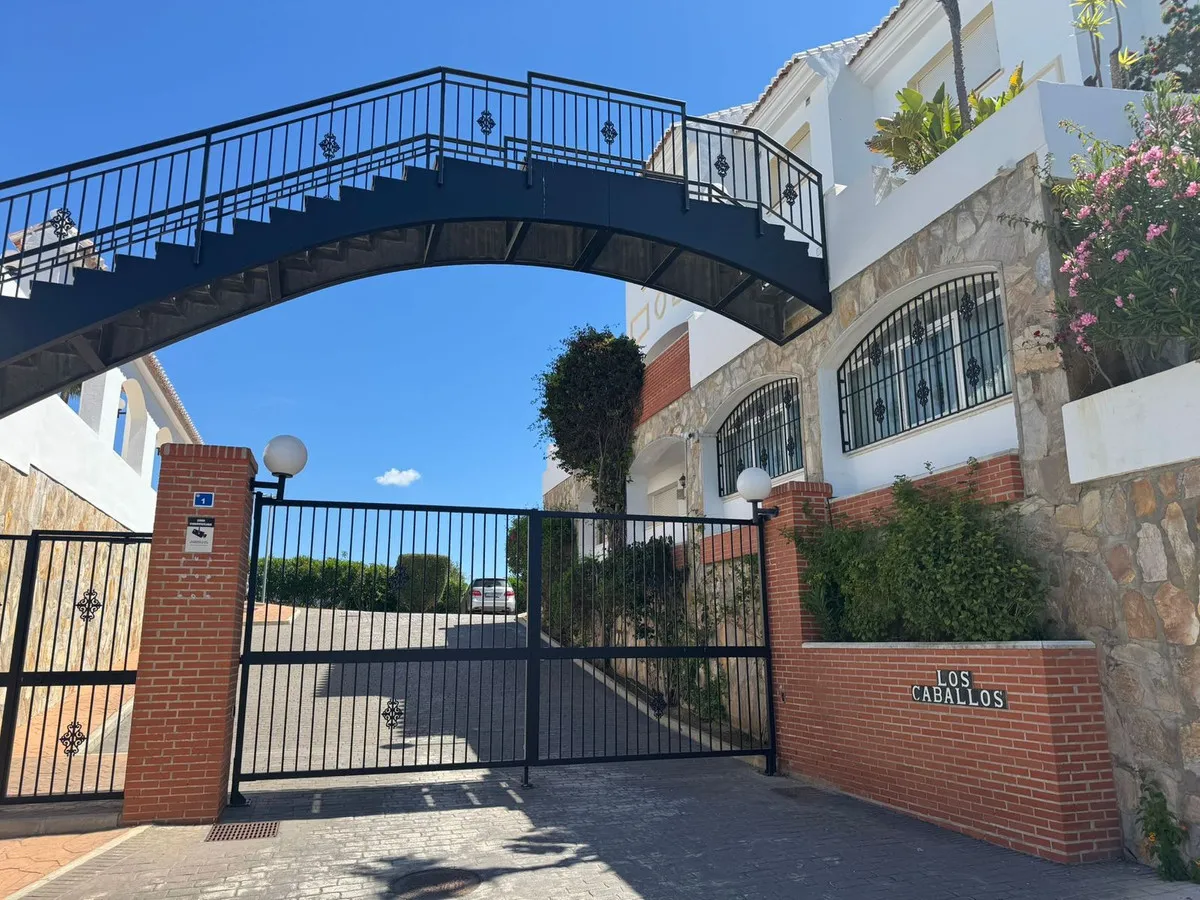 Geschakelde woning (Townhouse) te koop in El Chaparral, Malaga, Spanje