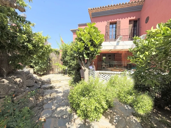 Geschakelde woning (Townhouse) te koop in Estepona, Malaga, Spanje