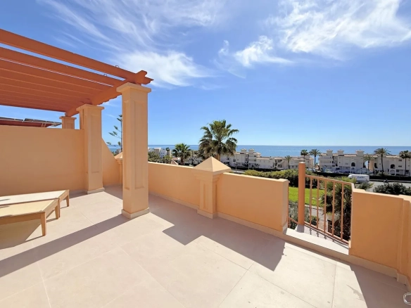 Geschakelde woning (Townhouse) te koop in Estepona, Malaga, Spanje