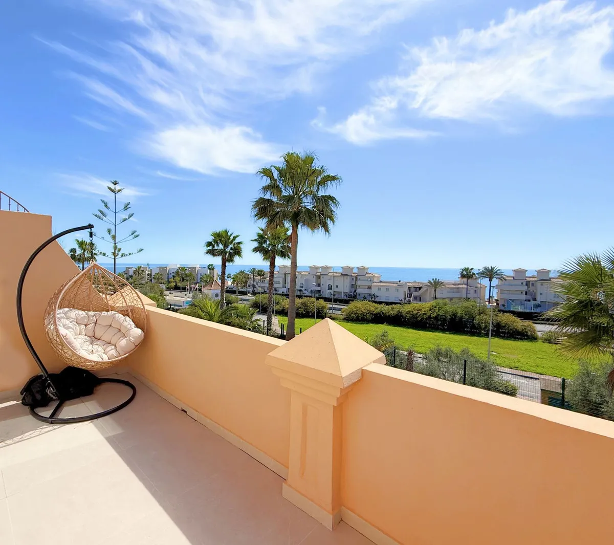Geschakelde woning (Townhouse) te koop in Estepona, Malaga, Spanje