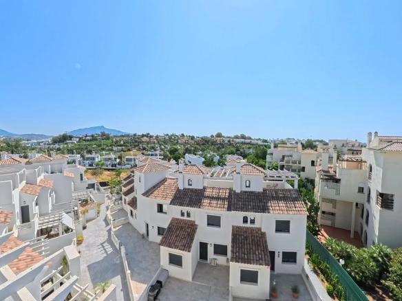 Geschakelde woning (Townhouse) te koop in Estepona, Malaga, Spanje