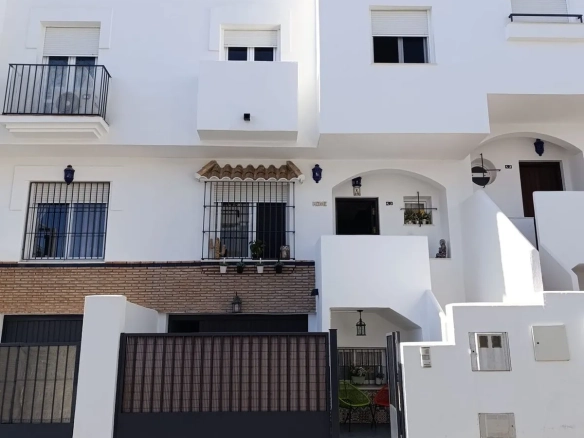 Geschakelde woning (Townhouse) te koop in Fuengirola, Malaga, Spanje