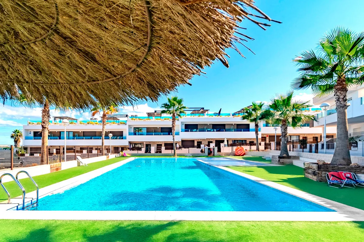 Geschakelde woning (Townhouse) te koop in Los Balcones, Alicante