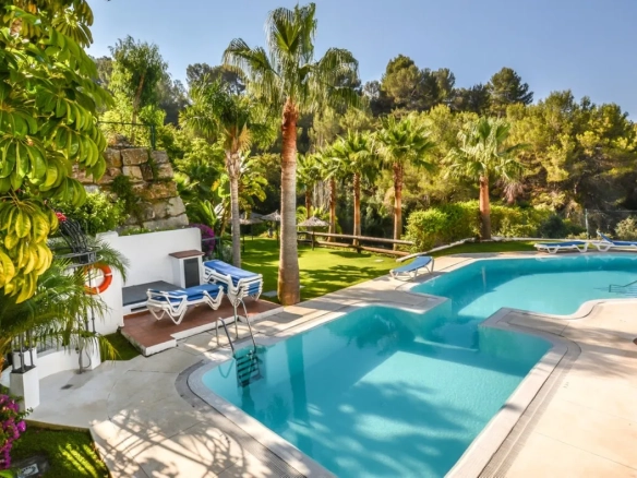 Geschakelde woning (Townhouse) te koop in Marbella, Malaga, Spanje