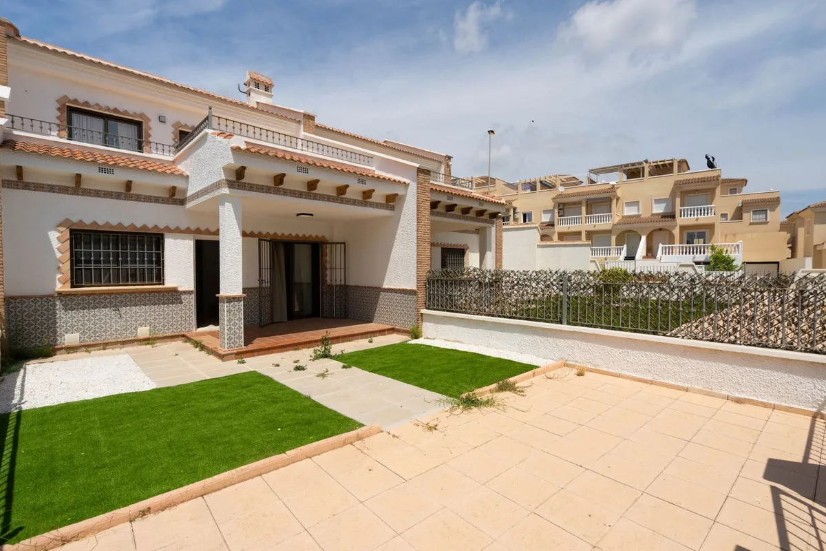 Geschakelde woning (Townhouse) te koop in San Miguel de Salinas, Alicante, Spanje