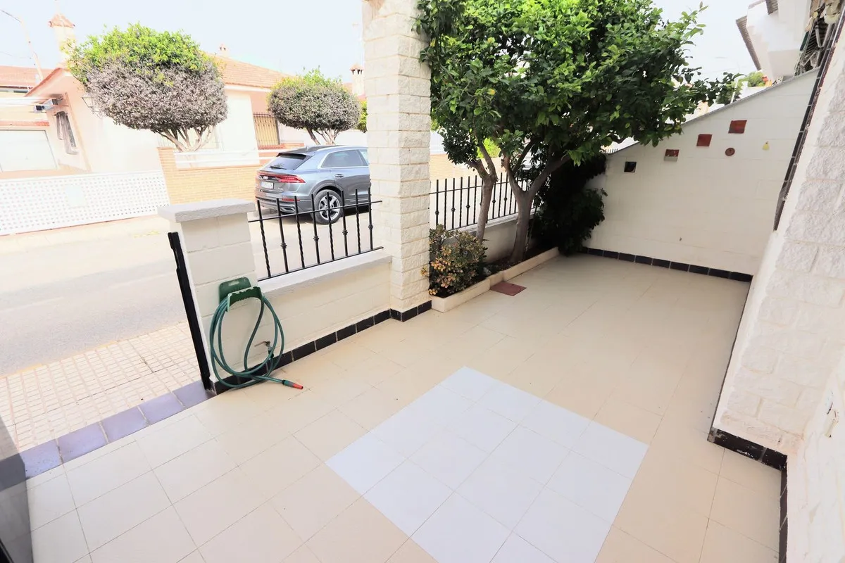 Geschakelde woning (Townhouse) te koop in Torre de la Horadada, Alicante, Spanje