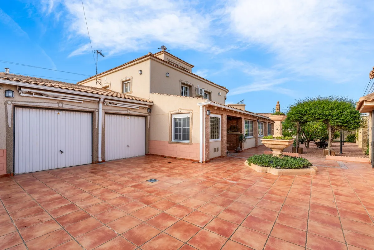 Geschakelde woning (Townhouse) te koop in Torrevieja, Alicante, Spanje