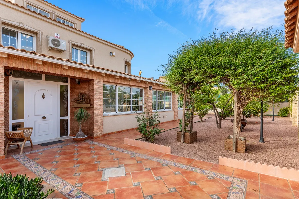 Geschakelde woning (Townhouse) te koop in Torrevieja, Alicante, Spanje