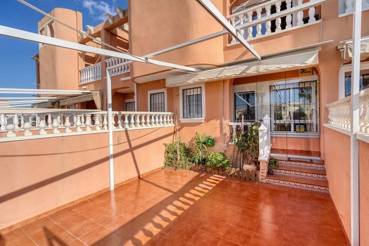 Geschakelde woning (Townhouse) te koop in Torrevieja, Alicante, Spanje