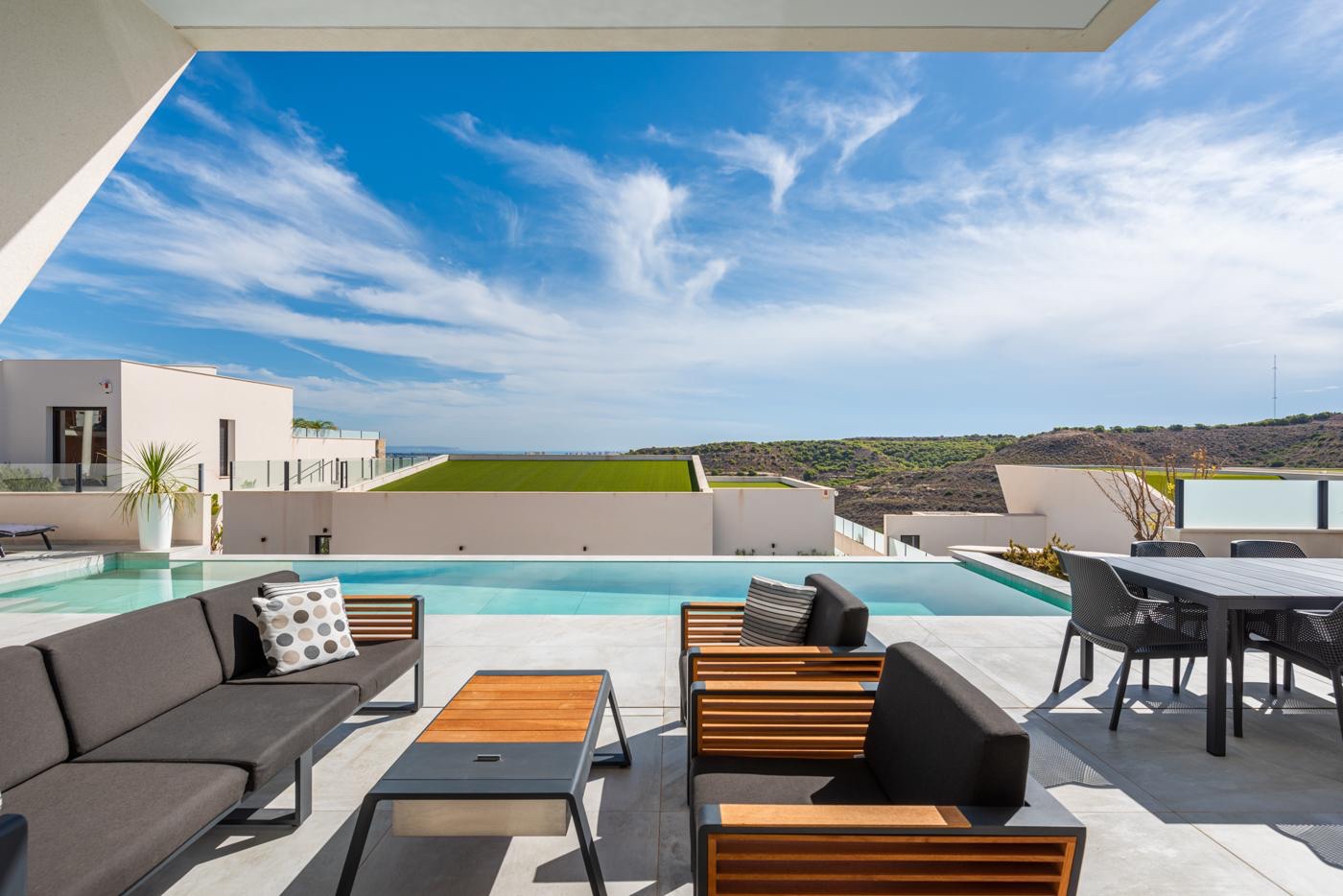 O 1hvp2e4u0l7h1jcr1qlm4h719np1q