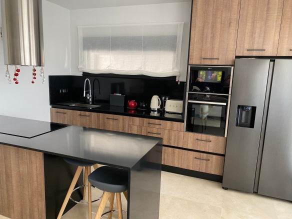 O 1i5q42dm41bfp1fte1g7g1nj810f637