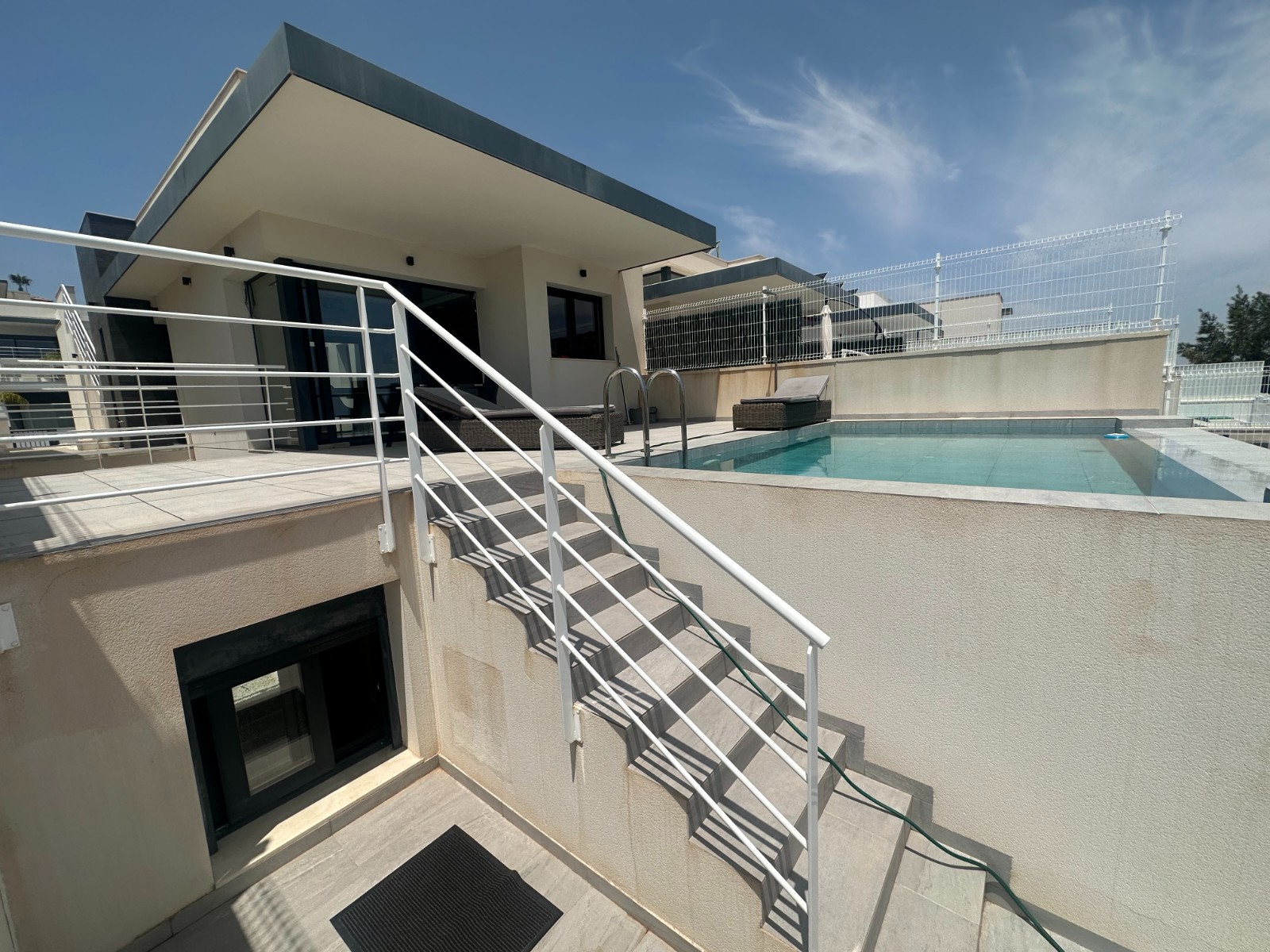 O 1it9pv9v516g9os1jr61b4dbpj3c