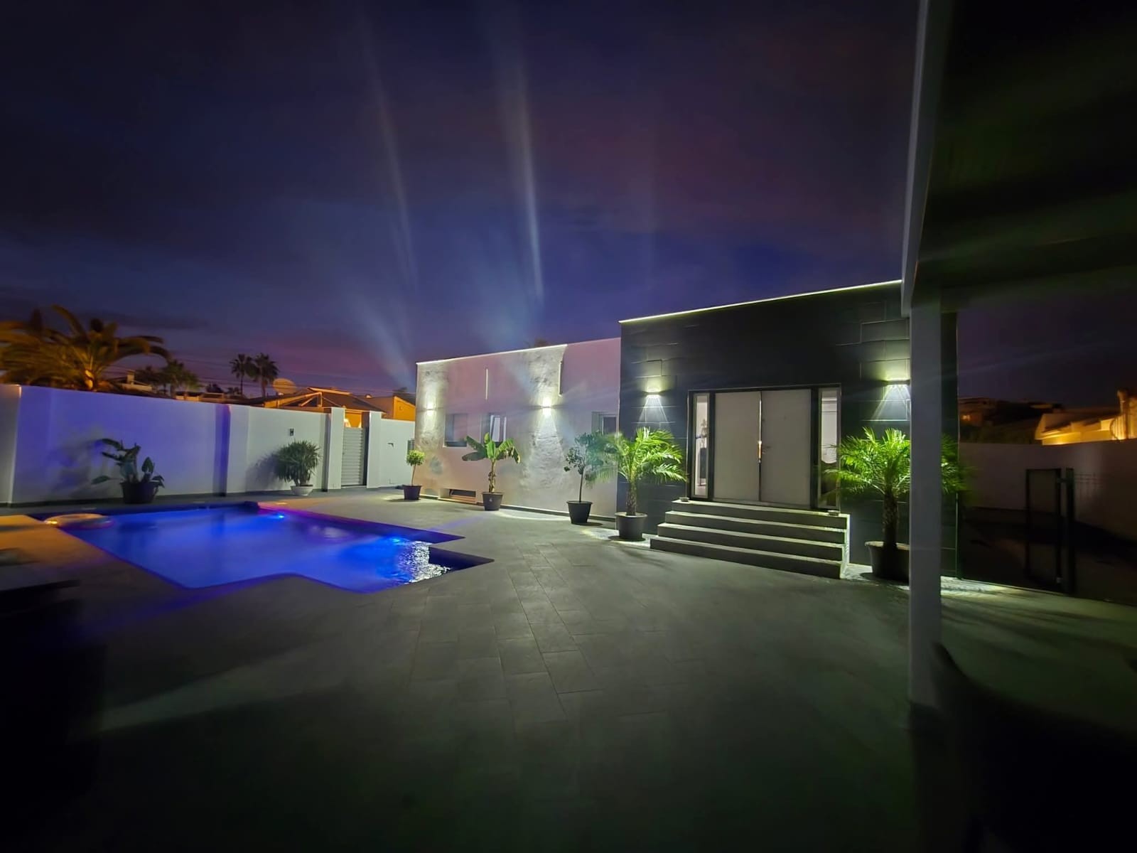 O 1jbdkf5qh1983fg8uau7b04bk21