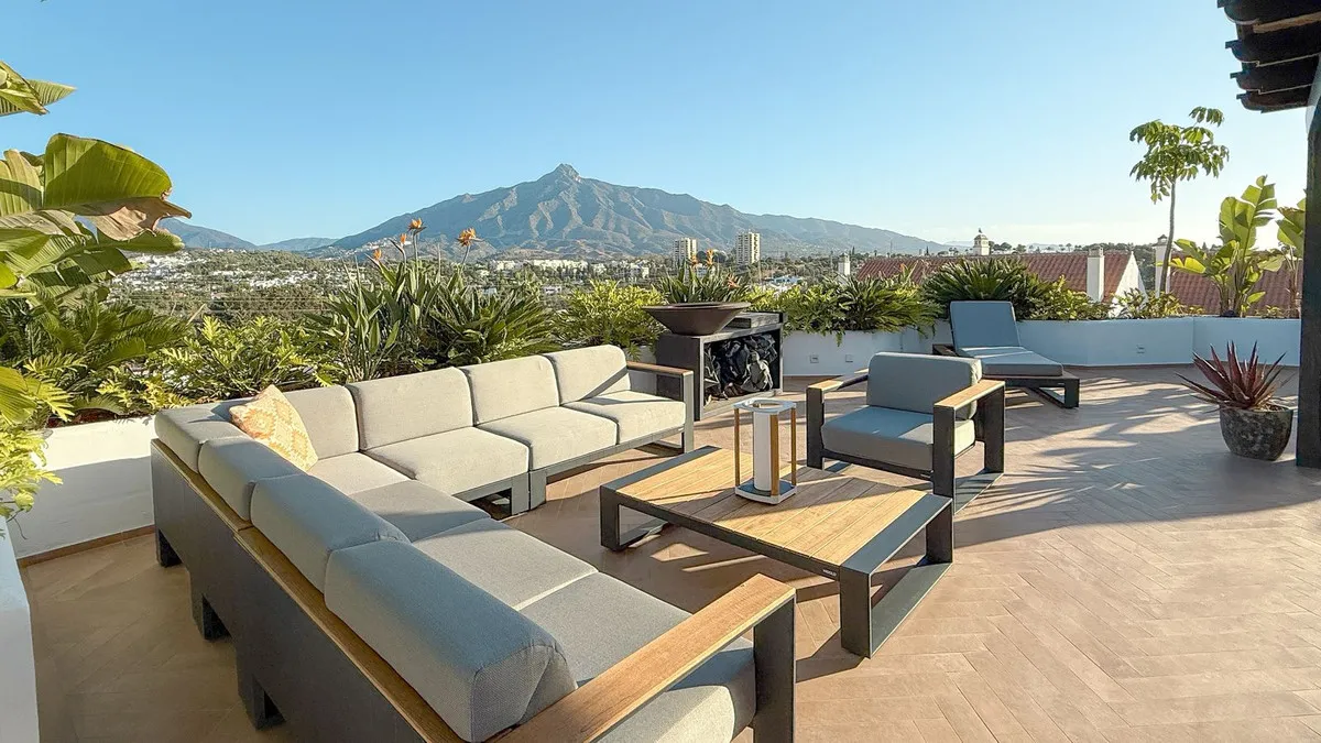 Penthouse te koop in Nueva Andalucia, Malaga, Spanje