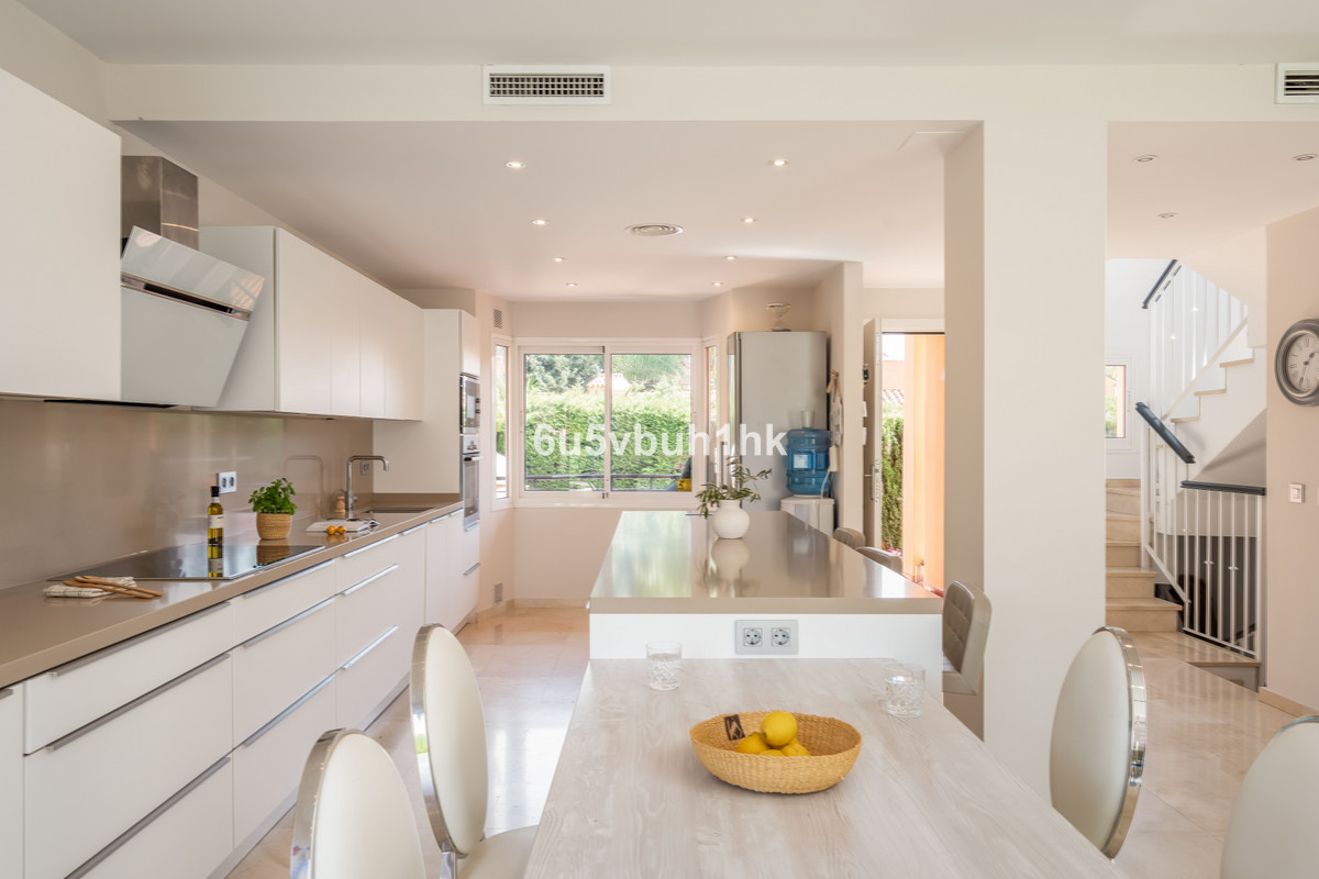 Property image 1fvbm3e5xt