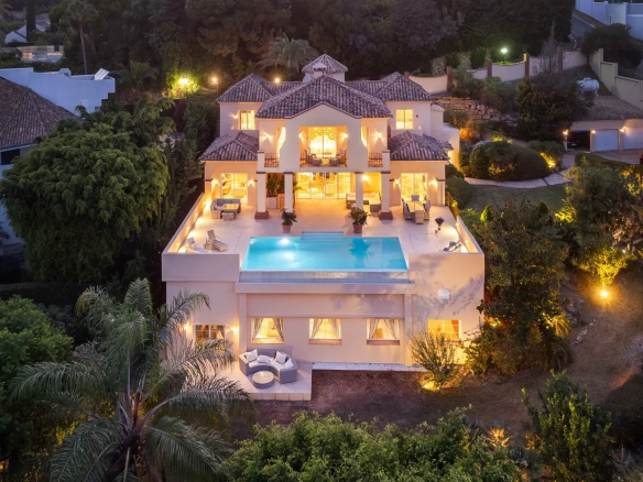 Villa te koop in Benahavis, Malaga, Spanje