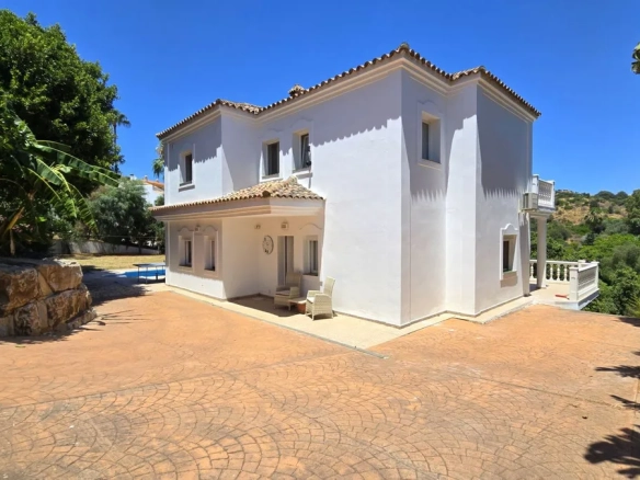 Villa te koop in Calahonda, Malaga, Spanje