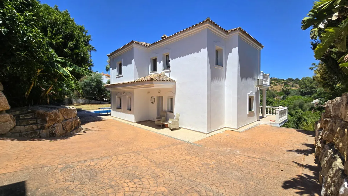 Villa te koop in Calahonda, Malaga, Spanje