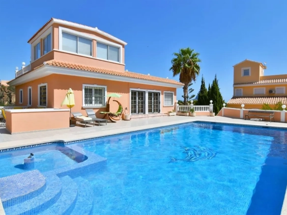 Villa te koop in Calpe, Alicante, Spanje