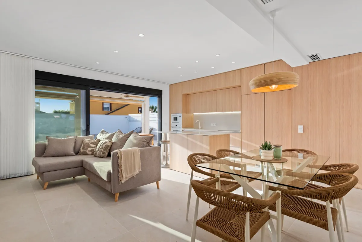 Villa te koop in El Chaparral, Alicante, Spanje