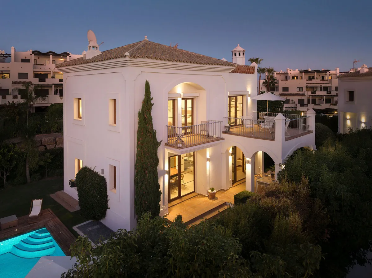Villa te koop in Estepona, Malaga, Spanje