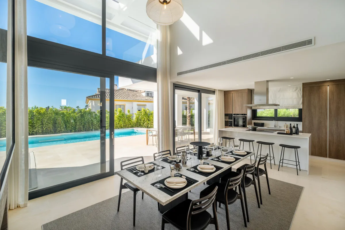 Villa te koop in Estepona, Malaga, Spanje