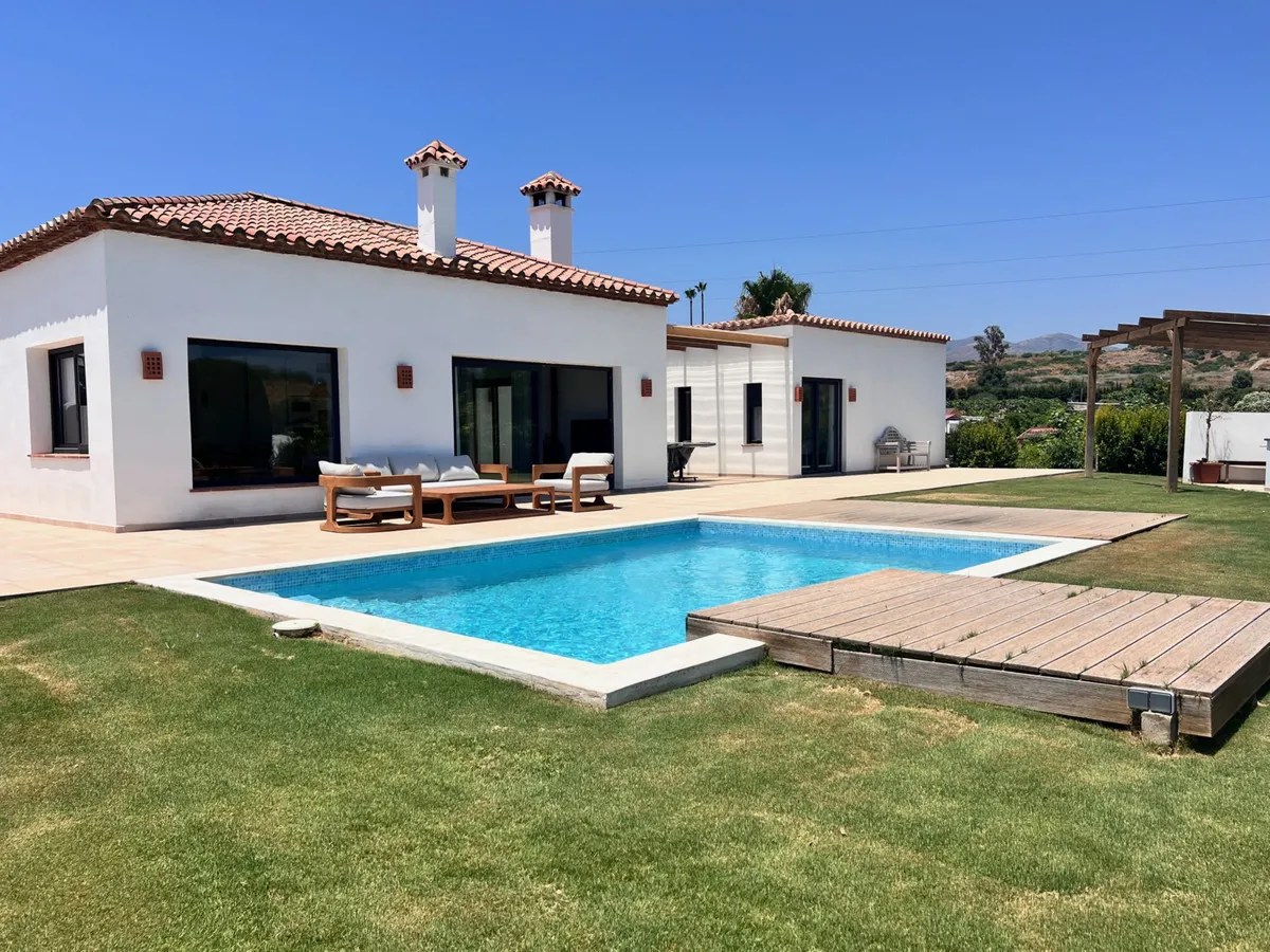 Villa te koop in Estepona, Malaga, Spanje