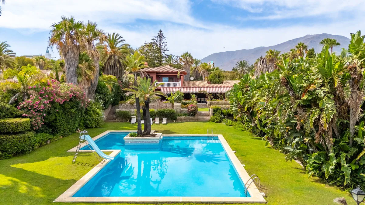 Villa te koop in Estepona, Malaga, Spanje